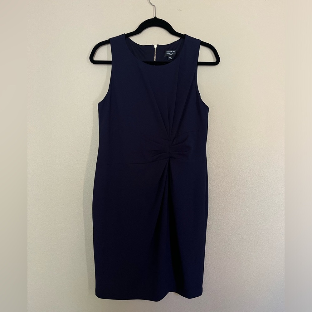 TAHARI NAVY STRAIGHT DRESS 10 PETITE